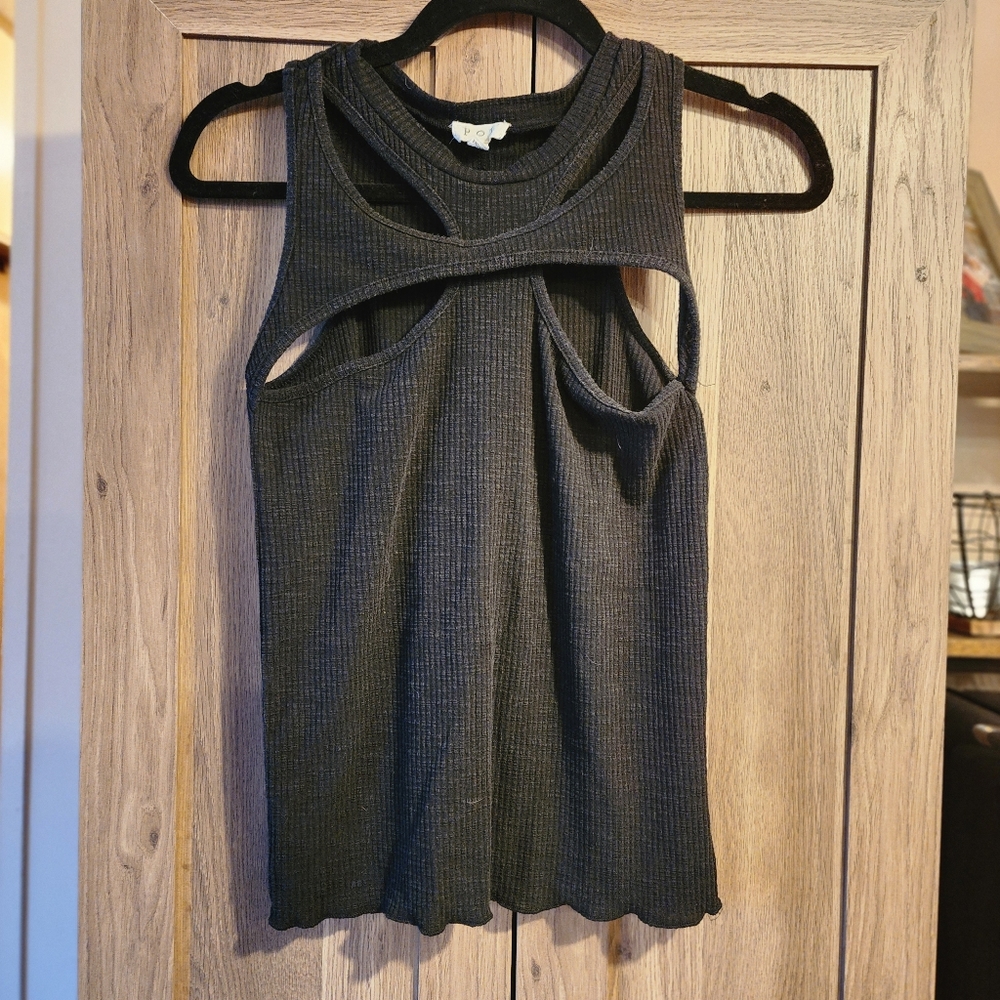 POL  black cutout tank Sma